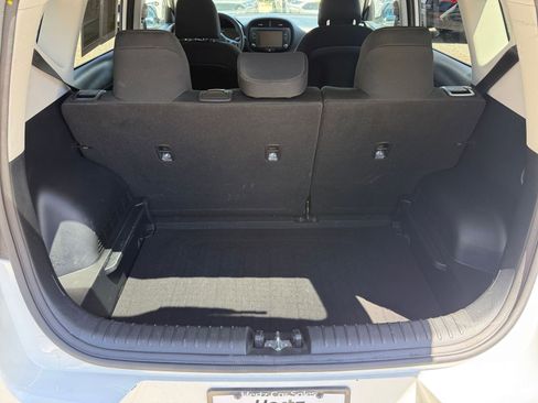Used 2025 Kia Soul LX w/ LX Technology Package image 27