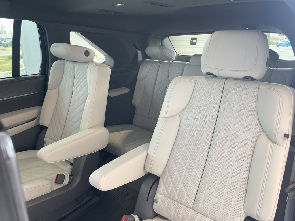 New 2026 Cadillac Escalade IQ Luxury 1 w/ LPO, Floor Liner Package AWD/4WD image 36