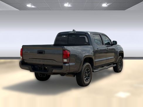 Used 2022 Toyota Tacoma SR5 w/ Technology Package AWD/4WD image 9