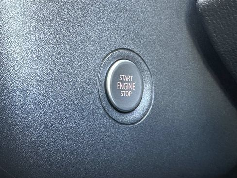 Used 2023 Volkswagen ID.4 2WD image 22