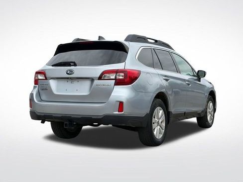 Used 2017 Subaru Outback 2.5i Premium AWD/4WD image 3
