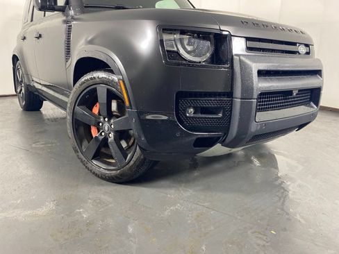 Used 2024 Land Rover Defender 110 X AWD/4WD image 3