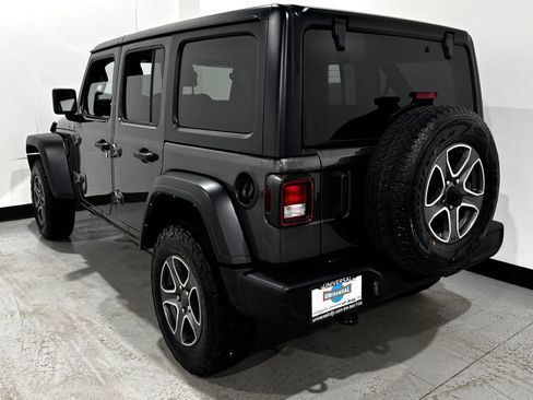 Used 2022 Jeep Wrangler Unlimited Sport AWD/4WD image 37