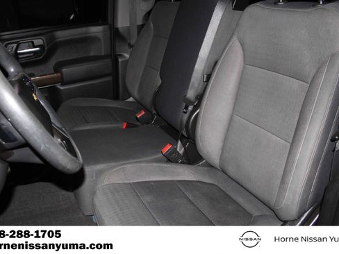 Used 2020 Chevrolet Silverado 1500 LT w/ LT Value Package AWD/4WD image 4