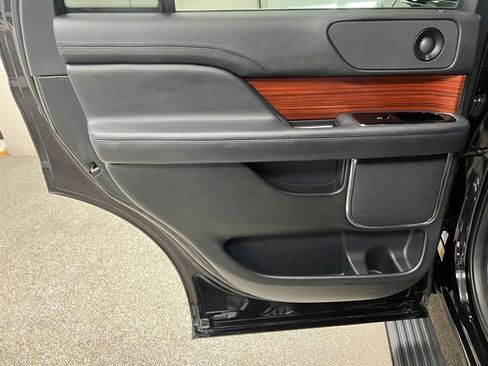 Used 2024 Lincoln Navigator Reserve image 42