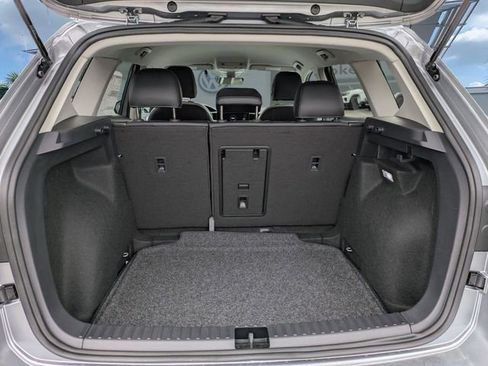New 2026 Volkswagen Taos SE FWD image 12