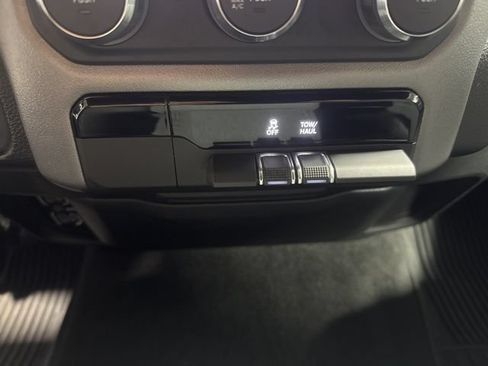 Used 2023 RAM 1500 Big Horn AWD/4WD image 24