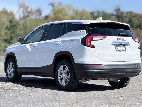 Used 2024 GMC Terrain SLE image 5