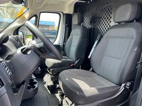 Used 2023 RAM ProMaster 2500 image 12