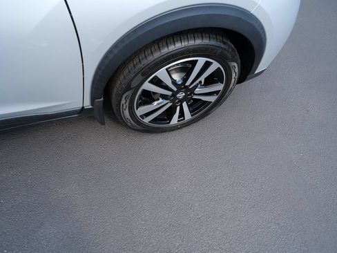 Used 2019 Nissan Kicks SV FWD image 32