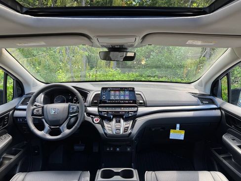 New 2026 Honda Odyssey Elite image 5
