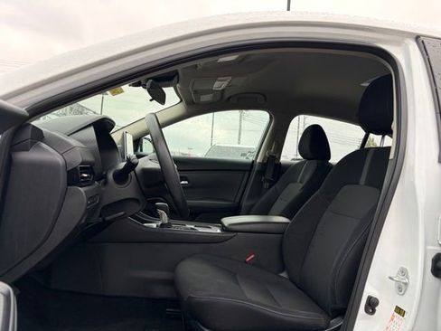 Used 2024 Nissan Sentra SV image 6
