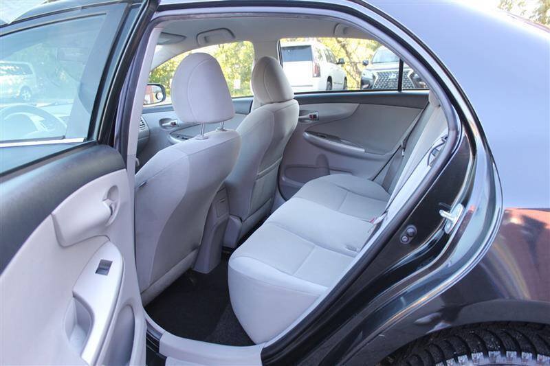 Used 2013 Toyota Corolla LE FWD image 18