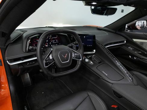 Used 2021 Chevrolet Corvette Stingray Premium Cpe w/ Z51 Performance Package RWD image 4