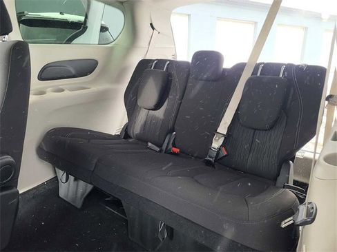 Used 2024 Chrysler Voyager LX image 22