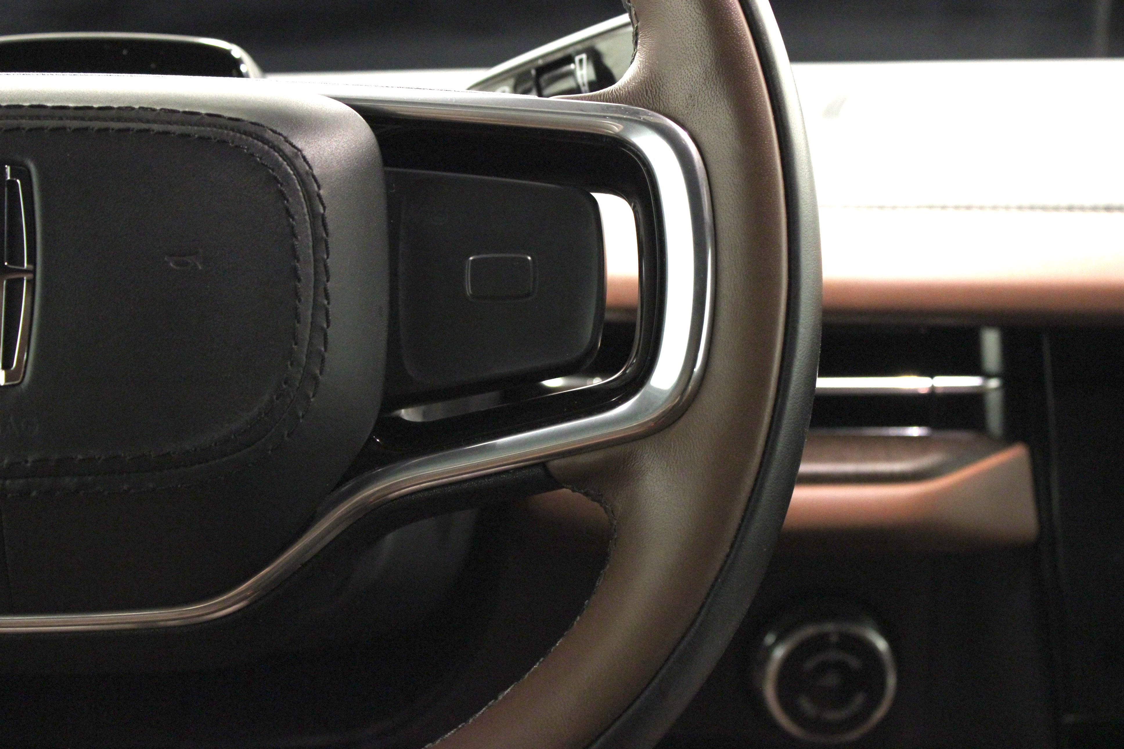 Used 2025 Lincoln Navigator Reserve AWD/4WD image 29