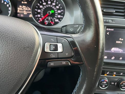 Used 2016 Volkswagen e-Golf SEL Premium image 19