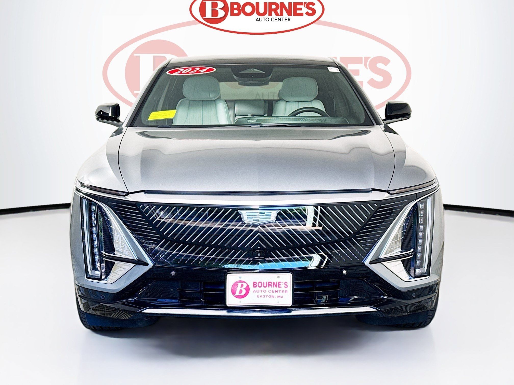 Used 2024 Cadillac Lyriq Luxury w/ LPO, Floor Liner Package AWD/4WD image 6