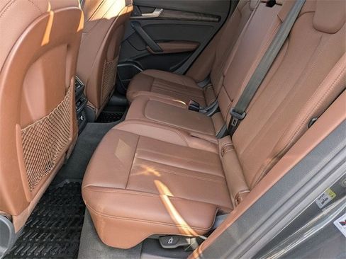 Used 2019 Audi Q5 Prestige w/ Prestige Package image 15