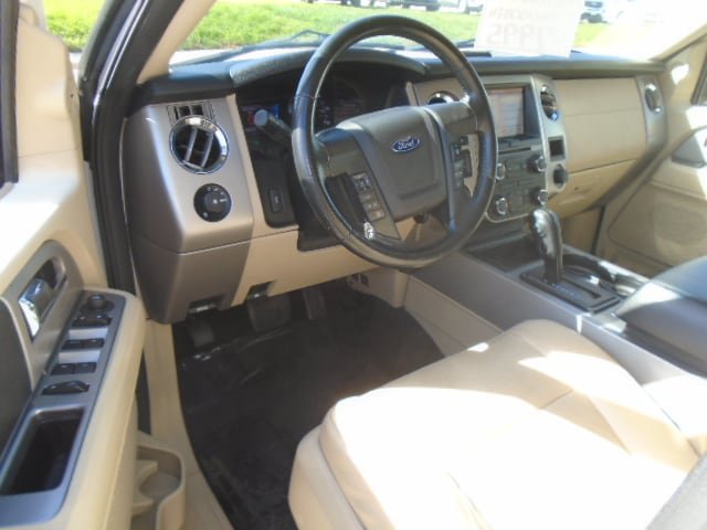Used 2017 Ford Expedition EL XLT w/ Equipment Group 202A AWD/4WD image 14