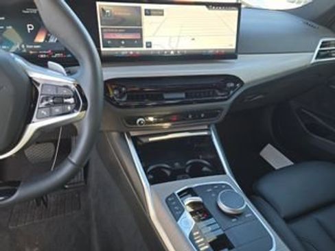 Used 2025 BMW 330i Sedan image 4