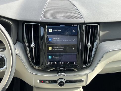 Used 2024 Volvo XC60 B5 Plus image 16