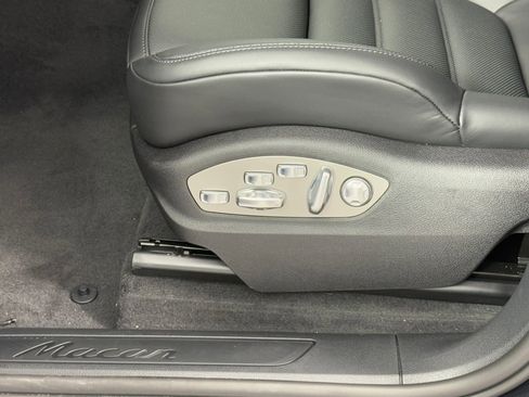 Certified 2026 Porsche Macan AWD/4WD image 16
