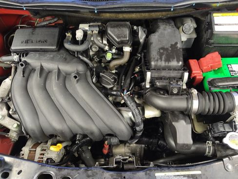 Used 2019 Nissan Versa SV FWD image 30