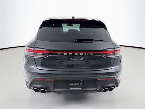 Certified 2022 Porsche Macan S image 5