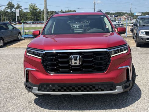 Used 2024 Honda Pilot Touring image 7