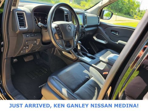 Certified 2022 Nissan Frontier SV w/ SV Premium Package AWD/4WD image 10