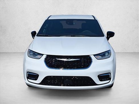 New 2026 Chrysler Pacifica Select FWD image 2