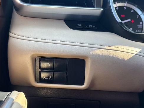 Used 2022 Toyota Highlander XLE image 34