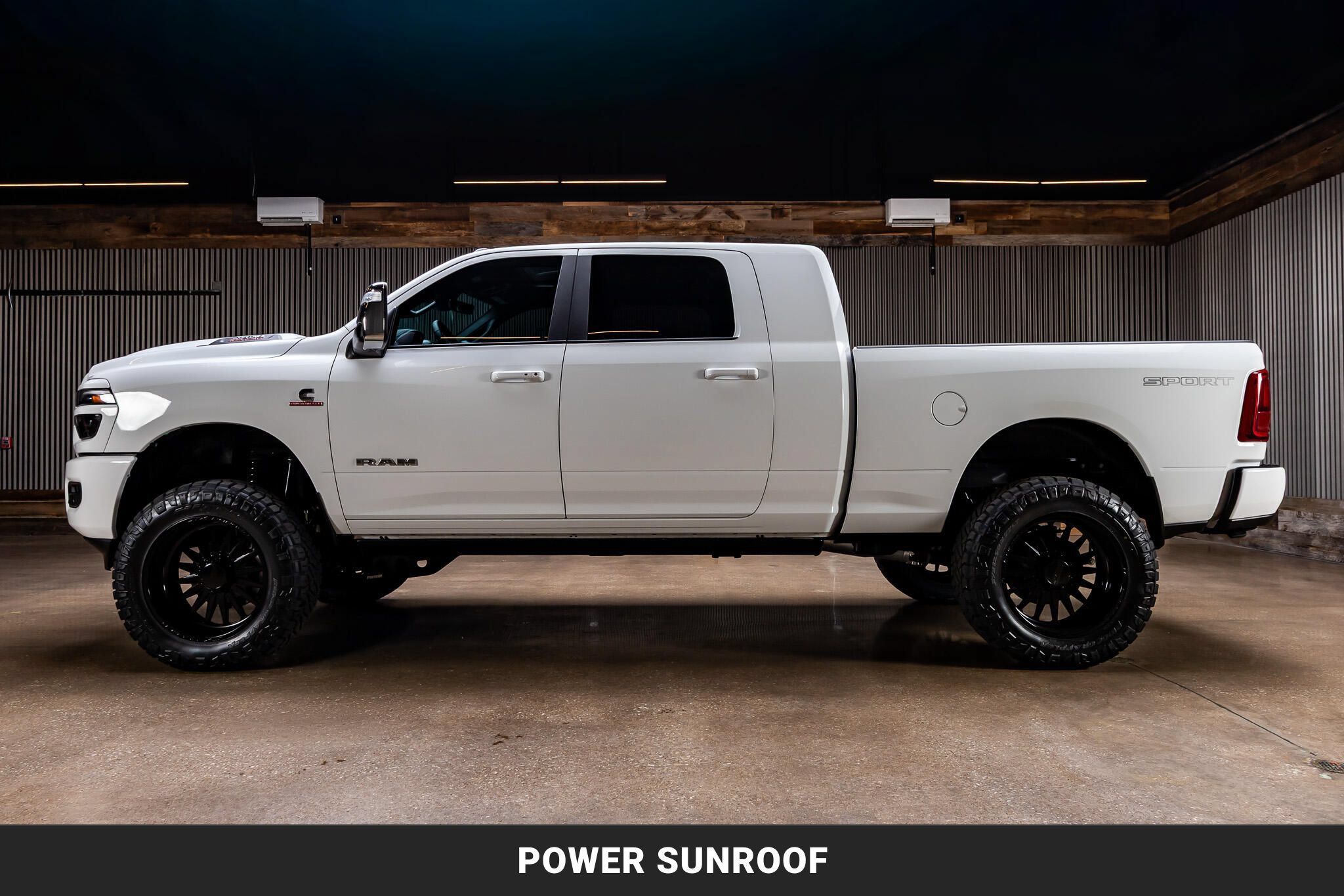 Used 2025 RAM 2500 Laramie AWD/4WD image 6