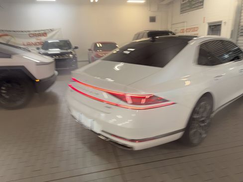 Used 2025 Genesis G90 3.5T image 8