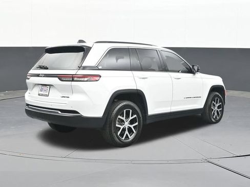 Used 2024 Jeep Grand Cherokee Limited w/ Trailer Tow Package AWD/4WD image 13