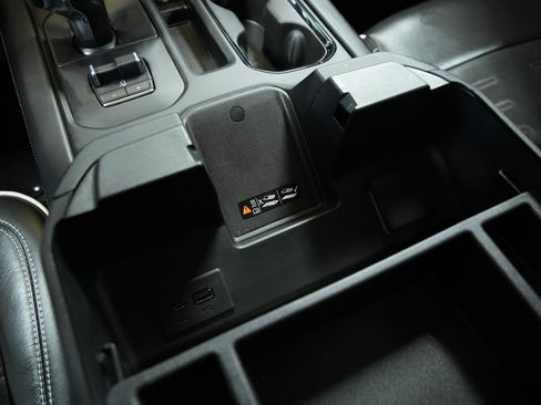 Used 2024 GMC Sierra 1500 AT4X image 42