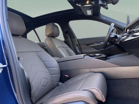 Used 2025 BMW i5 M60 image 23