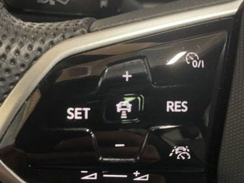 Certified 2024 Volkswagen Tiguan SE R-Line image 18