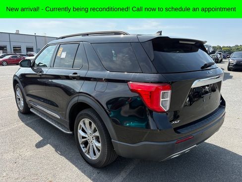 Used 2021 Ford Explorer XLT w/ Equipment Group 202A AWD/4WD image 5