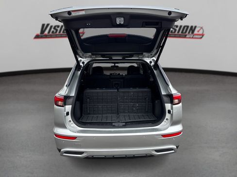 Used 2024 Mitsubishi Outlander SE image 11