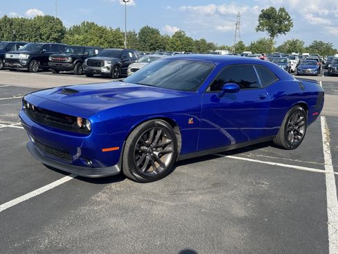 Used 2022 Dodge Challenger R/T Scat Pack w/ Driver Convenience Group RWD image 33