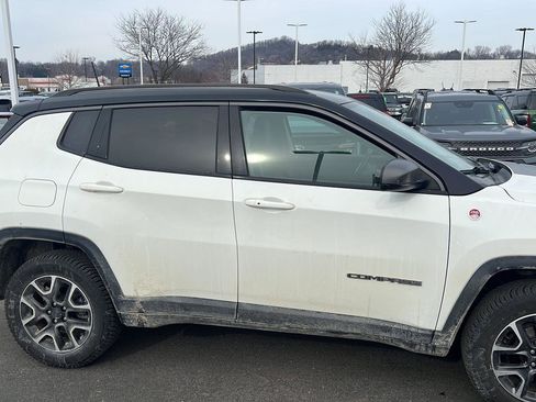 Used 2020 Jeep Compass Trailhawk image 4