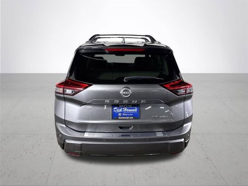 Used 2024 Nissan Rogue SL image 7
