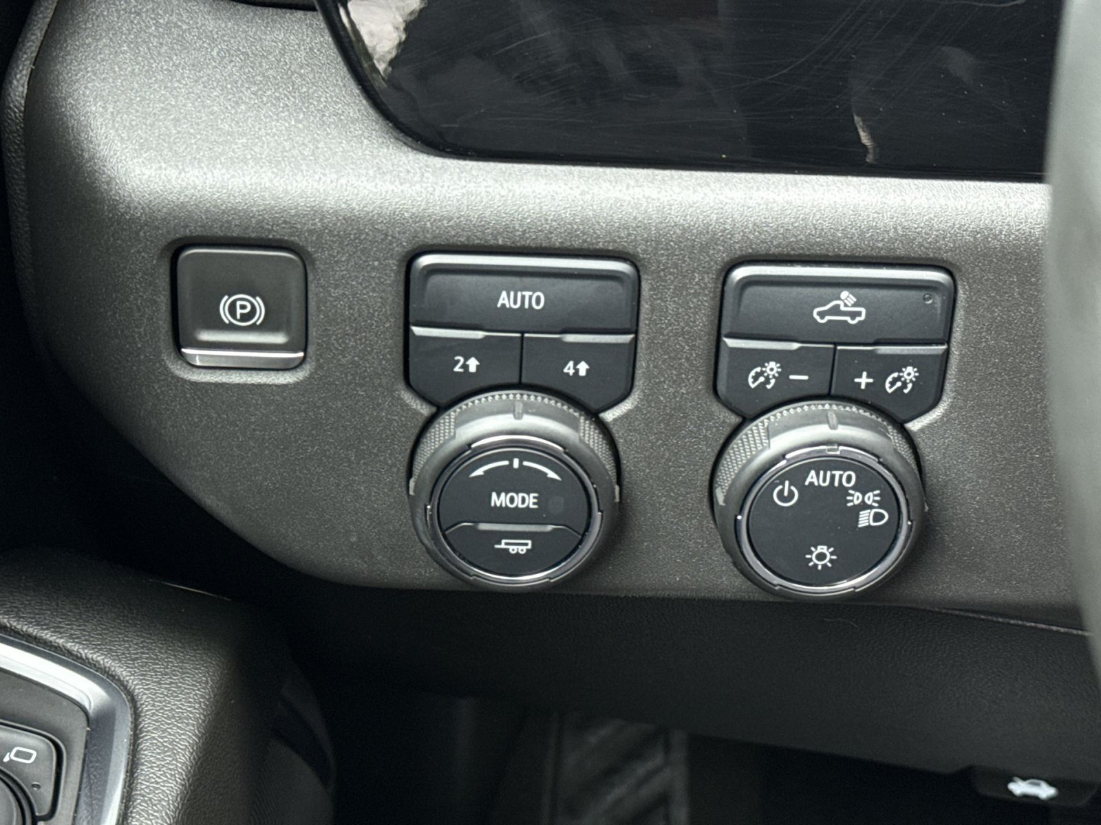 Used 2024 Chevrolet Silverado 1500 LT AWD/4WD image 19