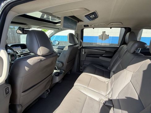 Used 2014 Honda Odyssey Touring Elite image 14