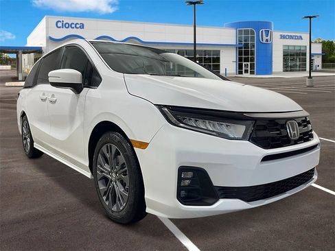 New 2026 Honda Odyssey Touring image 9
