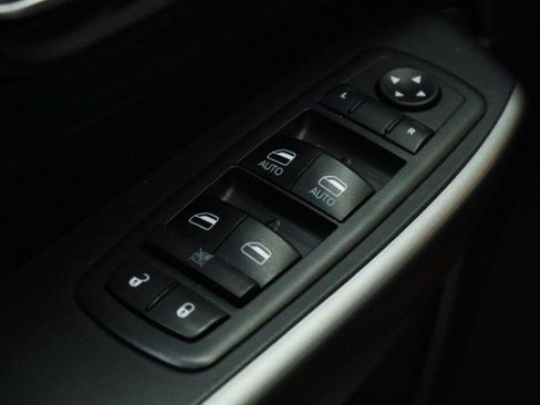 Used 2019 Jeep Cherokee Latitude Plus FWD image 20