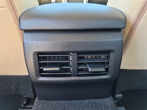 Used 2016 Lexus IS 200t RWD image 17
