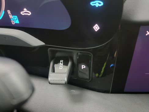 New 2025 Porsche Taycan image 23